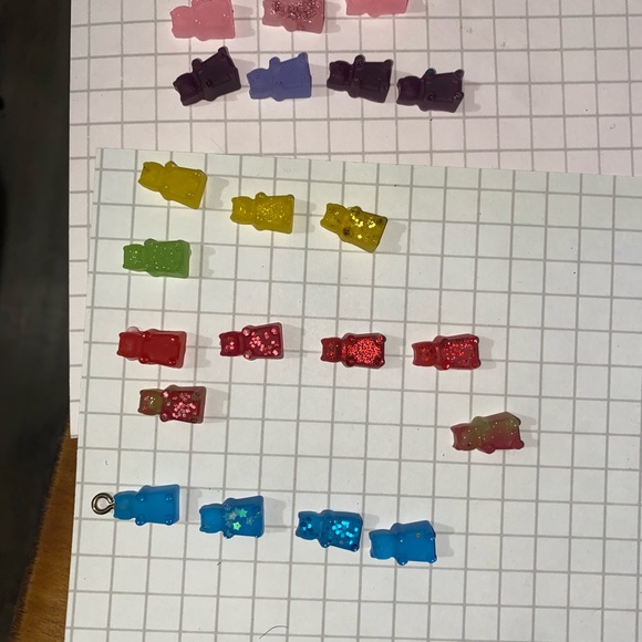 Epoxy pieces , can be ordered custom:colour, filler, with names or other etc - Picture 5 of 9